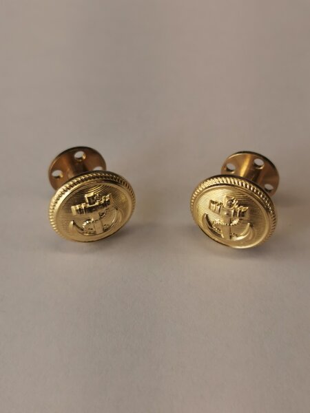 Pair of screw buttons